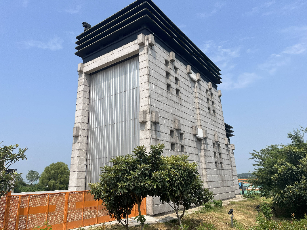 两座构筑物[淮安枢纽立交地涵工程(上、下游左岸墙及翼墙）、淮安枢纽立交地涵门机库]及机器设备等一批报废资产整体公开转让(再次挂牌)