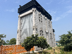 两座构筑物[淮安枢纽立交地涵工程(上、下游左岸墙及翼墙）、淮安枢纽立交地涵门机库]及机器设备等一批报废资产整体公开转让(再次挂牌)(国资监测编号GR2025JS1008370-2)