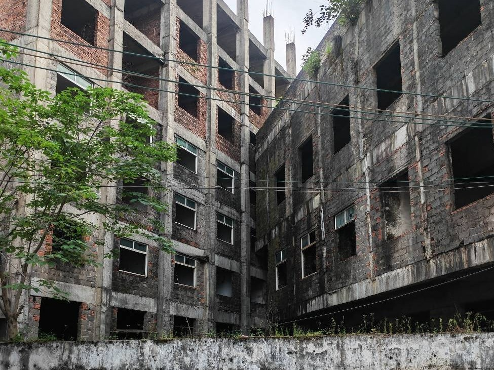 耒阳市城北西路火车站开发区15号的耒阳综合大楼在建工程【其中土地使用权面积为3874.90㎡，已建部分房屋建筑物总建筑面积为12278.89㎡（包含1965.46㎡地下室）】