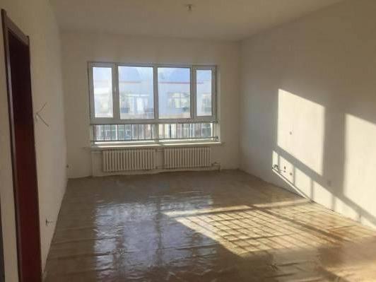 陈巴尔虎旗巴彦库仁镇呼木吉乐住宅小区3号楼1单元501室、3号楼1号车库、4号楼39号车库(四次挂牌)