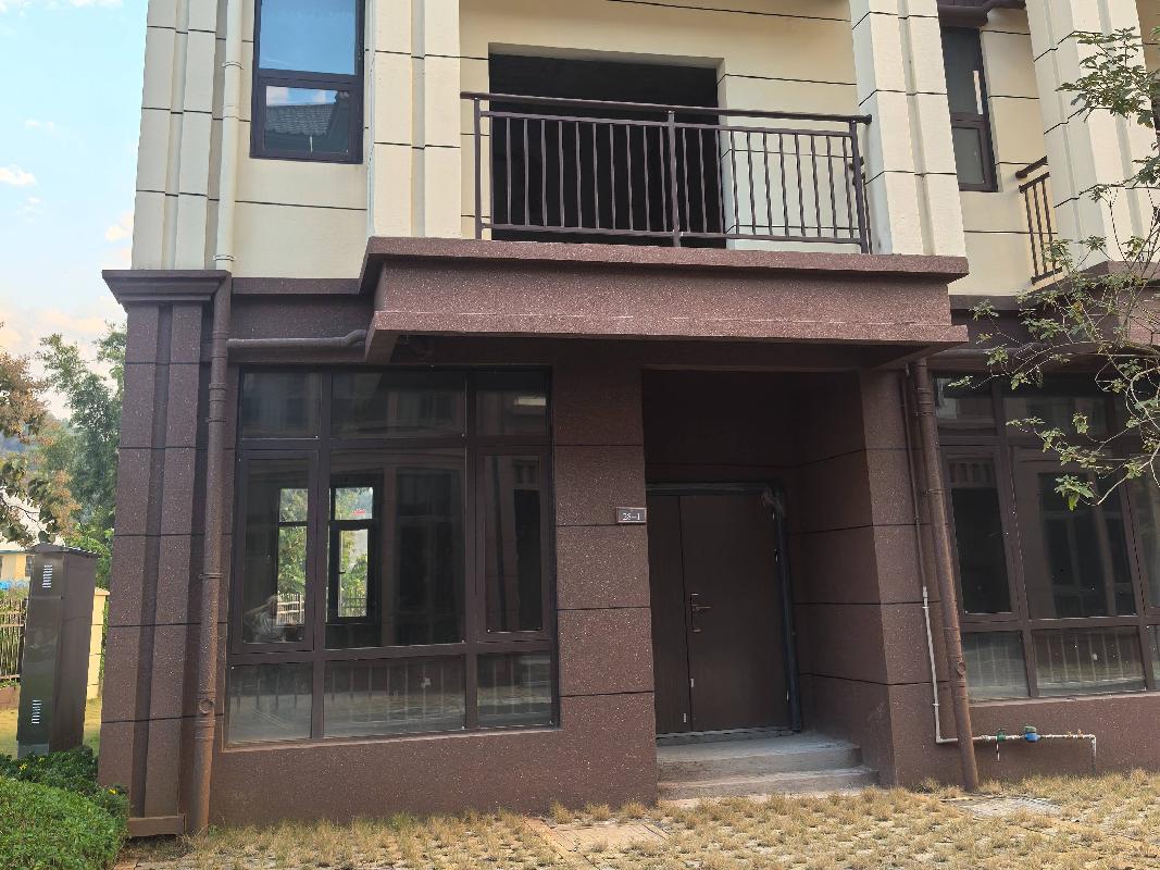 芒市东郊华府58套房屋整体转让(国资监测编号GR2026YN1000001)