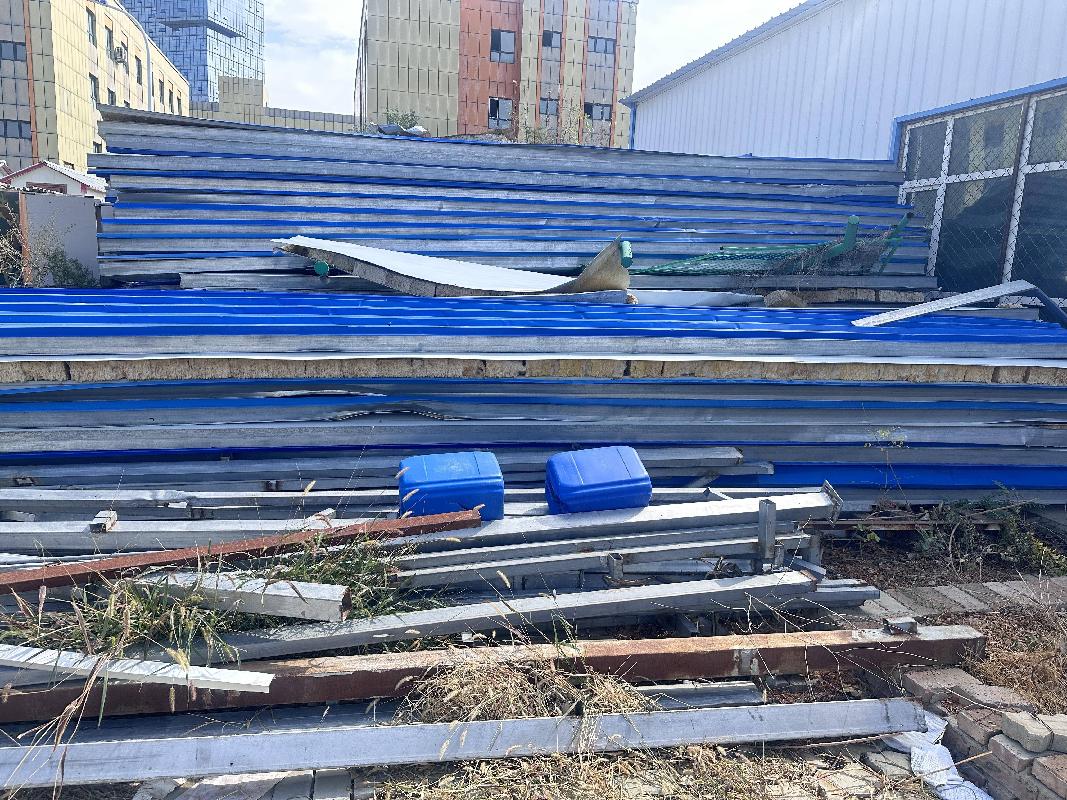霍尔果斯开建隆安运输有限公司位于霍尔果斯综合保税区设备厂内14间板房及相关设施（已拆除）对外转让(二次挂牌)