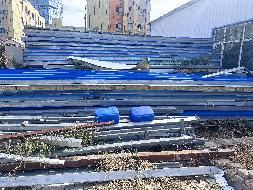 霍尔果斯开建隆安运输有限公司位于霍尔果斯综合保税区设备厂内14间板房及相关设施（已拆除）对外转让(二次挂牌)