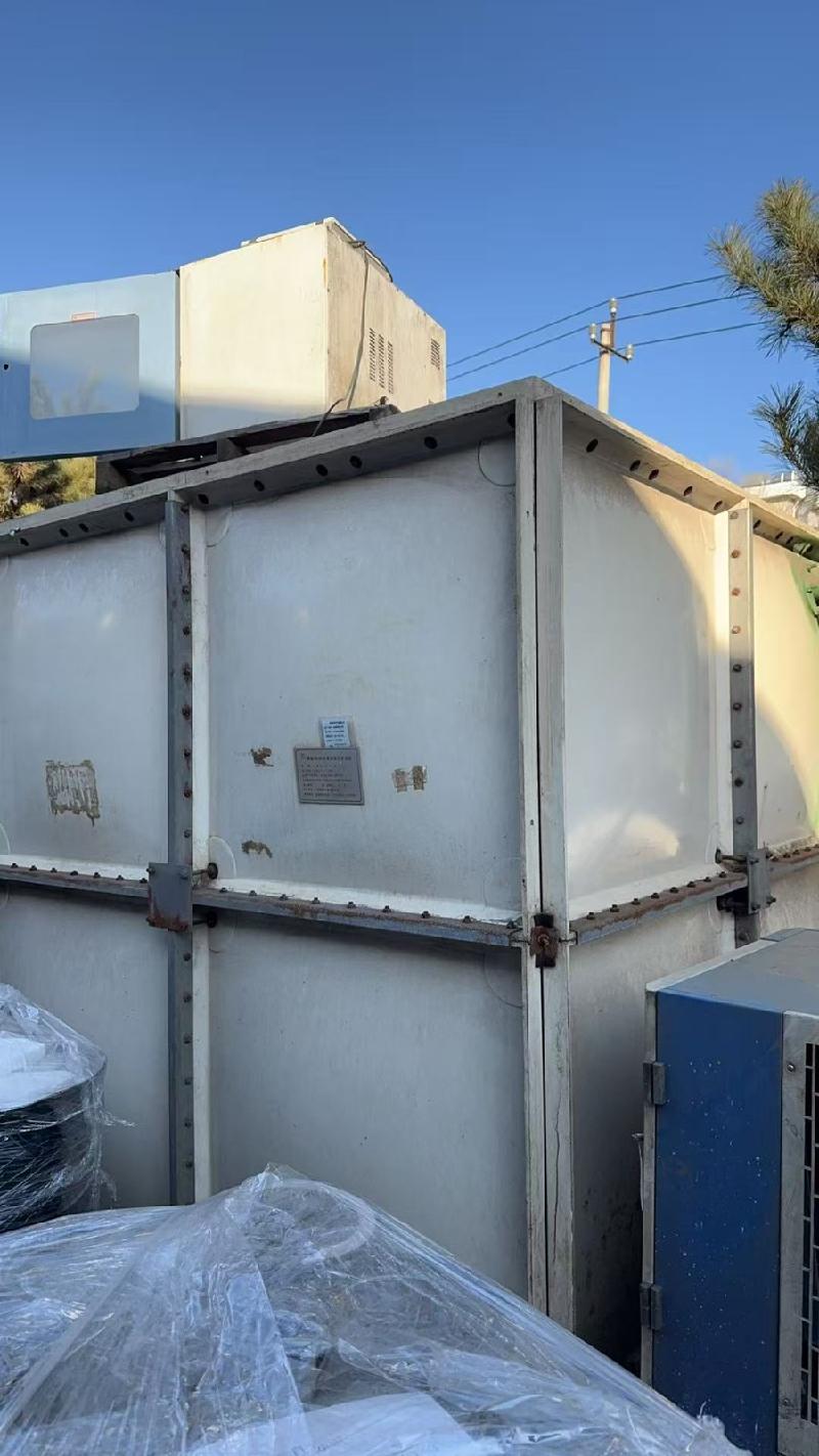 恒温水泵控制柜、玻璃钢水箱、托盘搬运车、柴油叉车、水冷机组等8项资产转让（北京三吉利新材料有限公司）