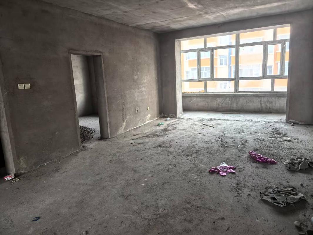 嫩江中储粮服务有限公司库存商品房和汽修厂房地产分标的转让交易公告