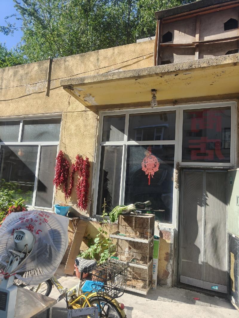 内蒙古自治区通辽市科尔沁区自来水小区两间车库独立出租（年租金详见清单，租期均为1年）