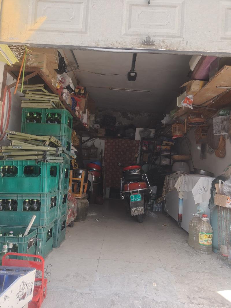 内蒙古自治区通辽市科尔沁区自来水小区两间车库独立出租（年租金详见清单，租期均为1年）