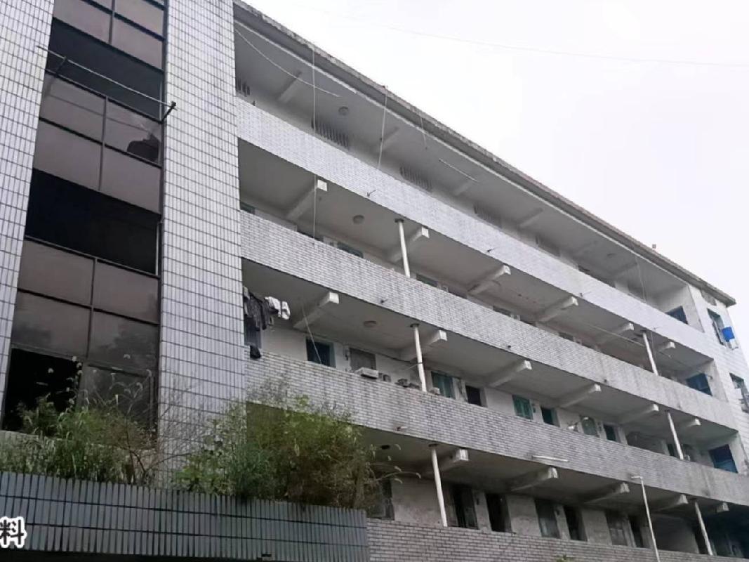 邵阳市双清区城东百合岭165574.51m2土地使用权及地面12栋房产整体转让(二次挂牌)