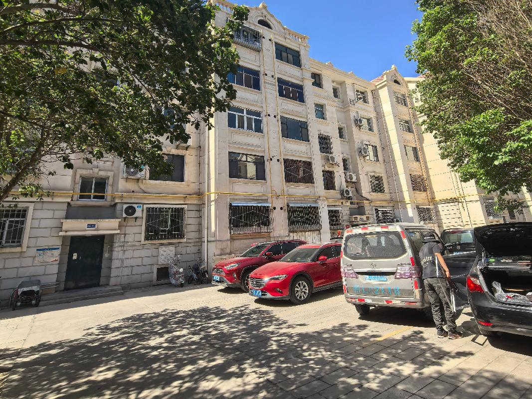 新疆吐哈石油勘探开发有限公司转让位于哈密市石油新城石油基地十一区29栋1单元401住宅房地产(二次挂牌)
