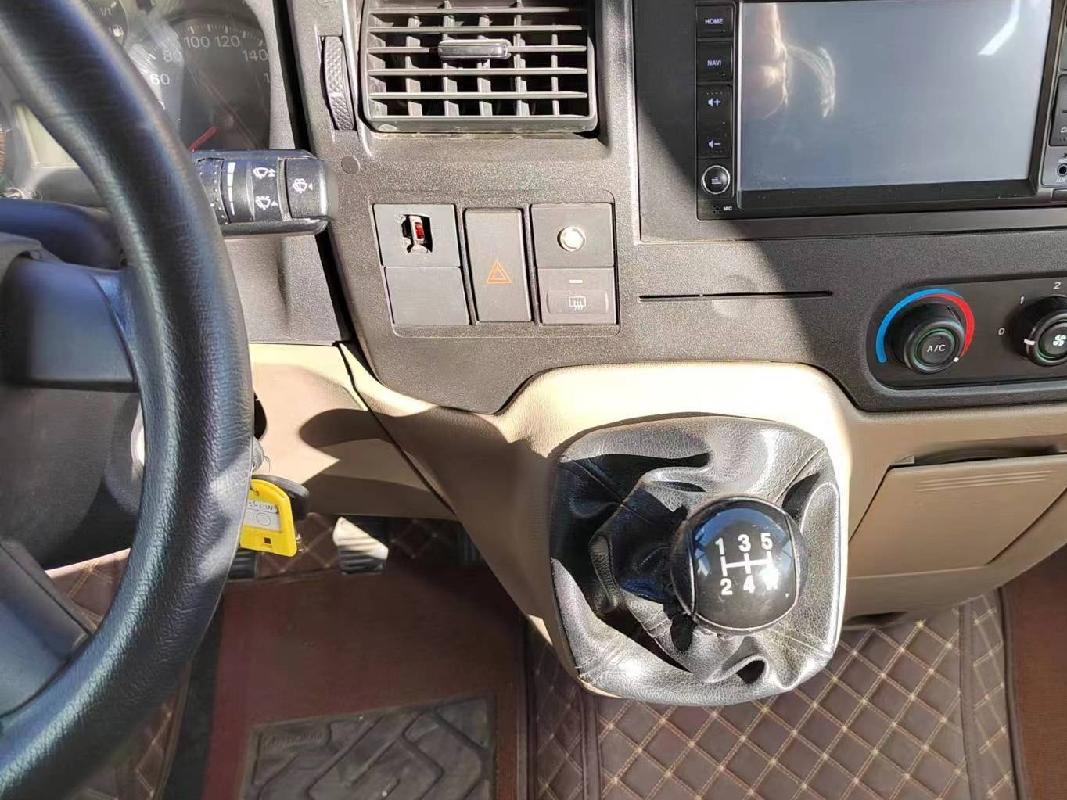 （蒙M16218）江铃全顺牌JX6571P-M4中型普通客车（中国移动通信集团内蒙古有限公司阿拉善分公司）(国资监测编号GR2026NM1000650)