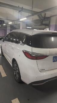 伊犁财创供应链管理有限公司所属比亚迪牌BYD6470MT6A新A984CC小型普通客车对外转让