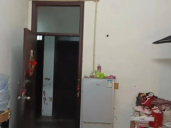 常州市钟楼区邹区镇黄金灯饰厂7号楼第4层厂房济部分宿舍招租公告