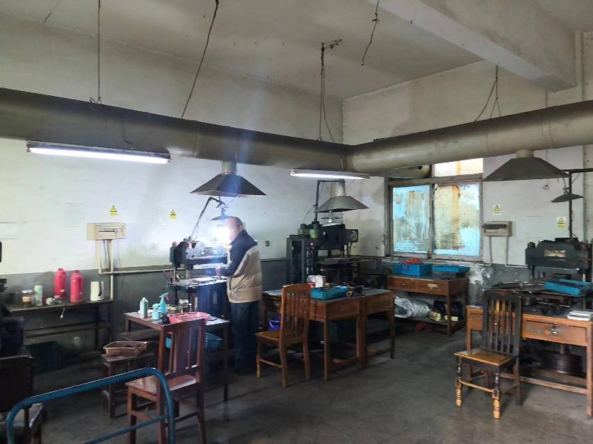 常州市钟楼区邹区镇黄金灯饰厂5号厂房招租公告