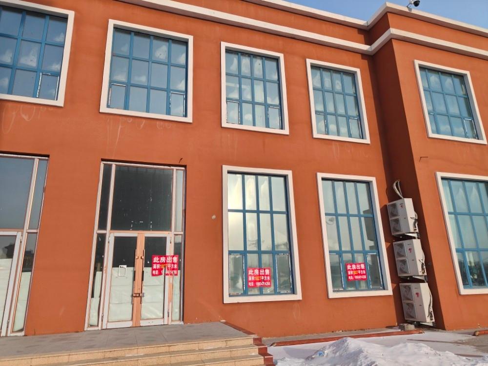 莫旗甘河农场场部文化街北侧红润宾馆综合楼北至南第一门市及第二门市转让项目