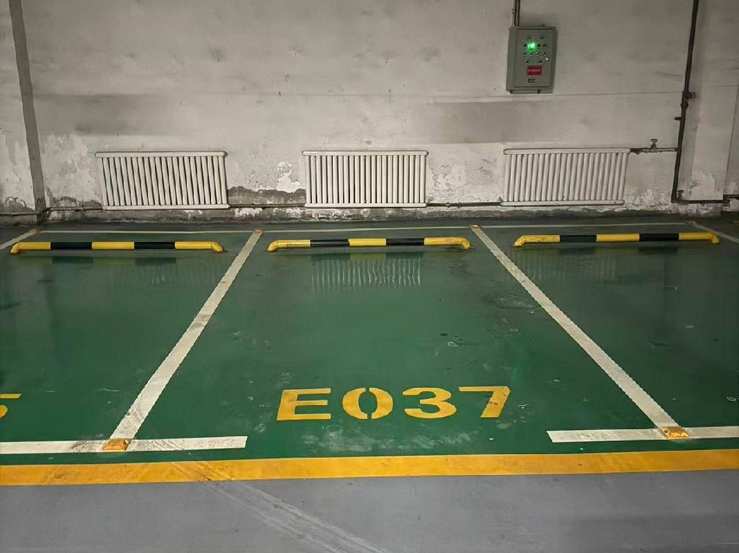 新疆新能集团产业发展有限公司转让位于昌吉市晨光绿景花园小区1处车位使用权（E037）