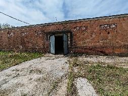 莲江口农场原造纸厂7个库房分别出租交易公告