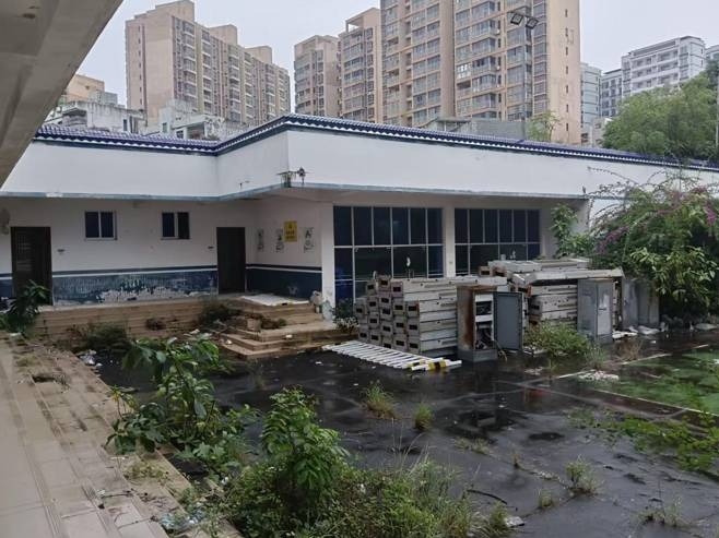 琼海市嘉积镇善集路 4567.74㎡商住混合用地和公服用地国有土地使用权及地上建筑物（建筑面积1024㎡）转让(国资监测编号GR2026HI1000981)