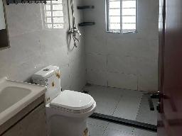 万达二期5号楼301室及万达广场二期3、4、5号自行车库80、83室房屋出租招租公告