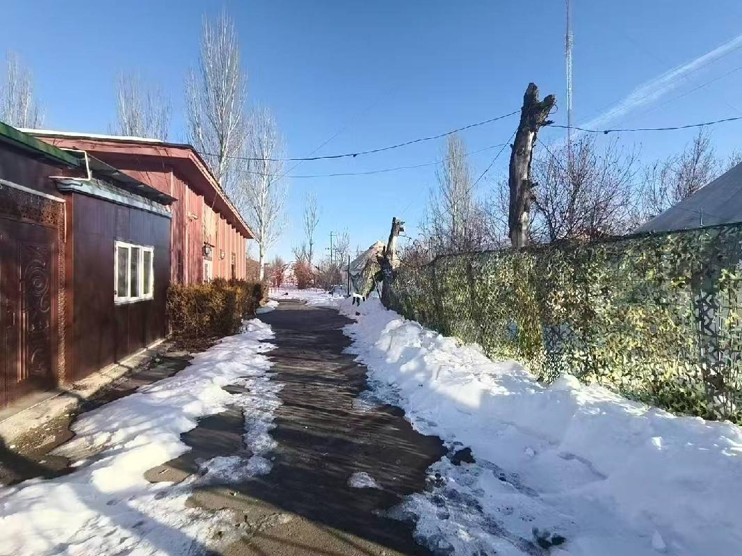 新源县国投公司位于新源县则新北路244号约5亩院落对外招租，租期三年