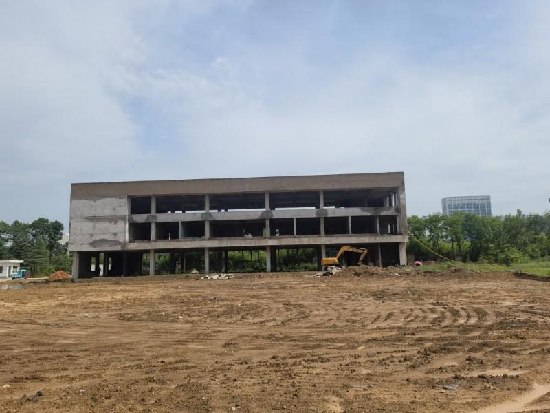 亳州市亳芜现代产业园内一宗35,674平方米土地使用权、地上建（构）筑物及附属物转让公告(国资监测编号GR2026AH2000398)