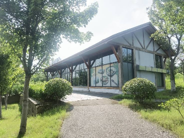 江苏省常州市新北区春江街道北海中路188号新龙生态林核心区物资仓库及周边场地招租公告