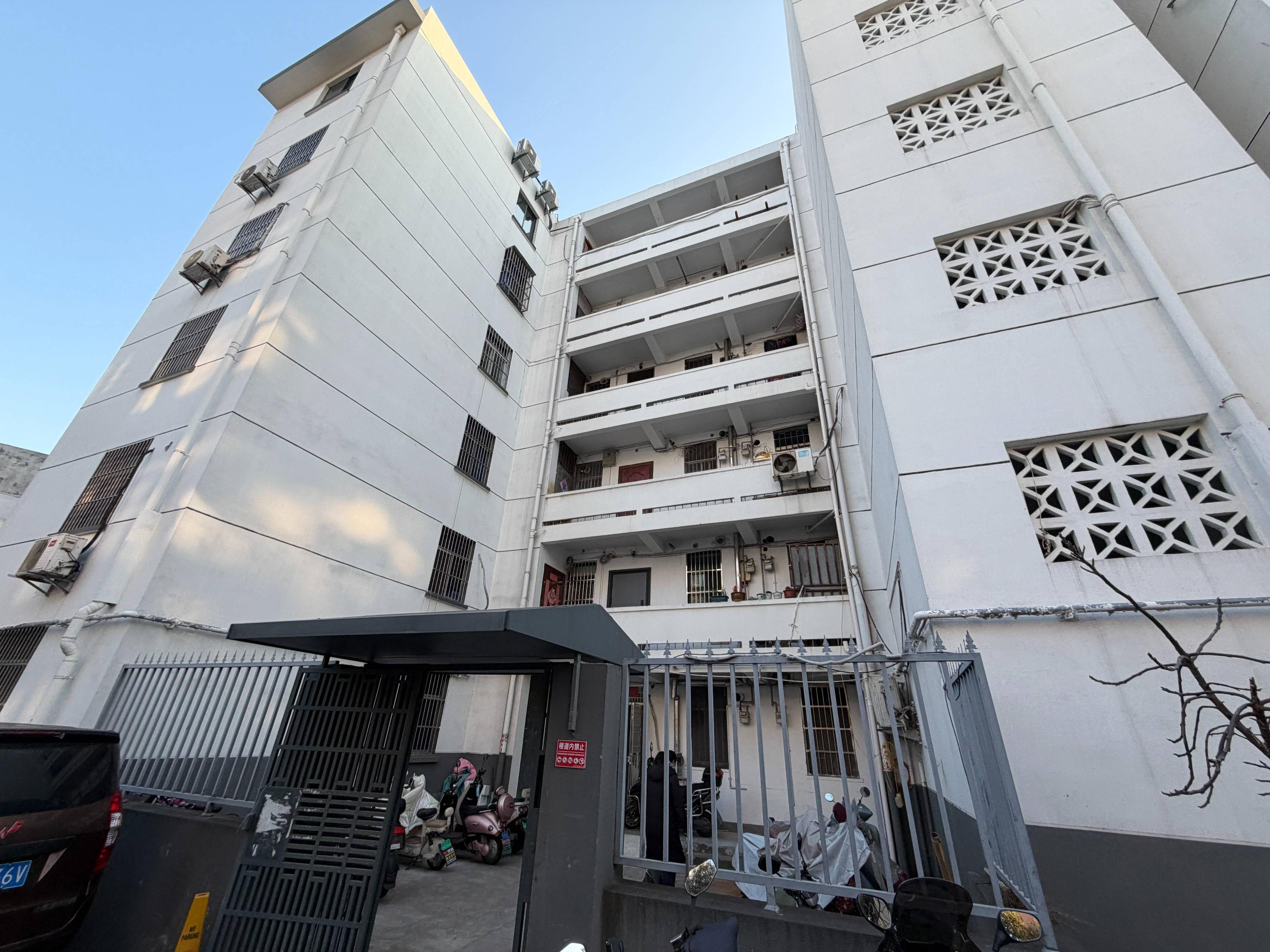富强新村36幢403室招租公告