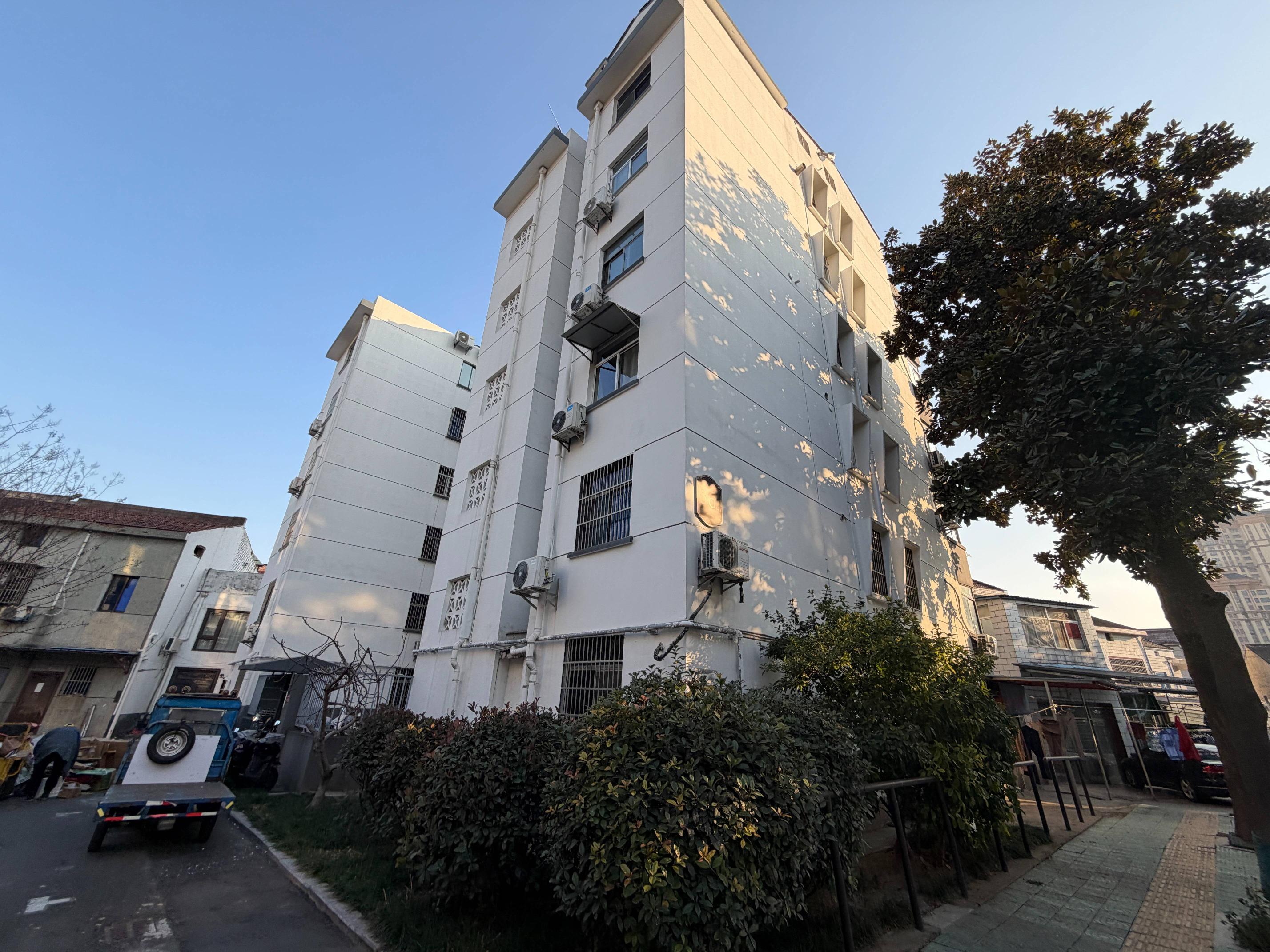富强新村36幢403室招租公告