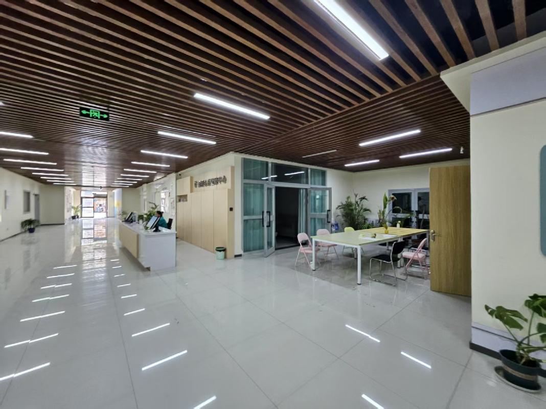 伊犁州财信融通融资担保有限公司位于伊宁市重庆北路 501号中亚之门D区一至三层共210 套不动产（建筑面积11760.8 ㎡）对外招租，租期十年