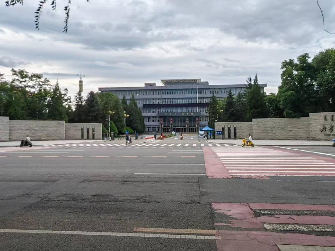 内蒙古师范大学赛罕校区学生公寓8号楼原开水房招租（年租金底价193600元，租期5年）(国资监测编号GR2026NM1000268-3)