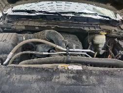 伊宁县伊宁宾馆一辆瓦多奇道奇轻型栏板货车（新F-U8M63）对外转让