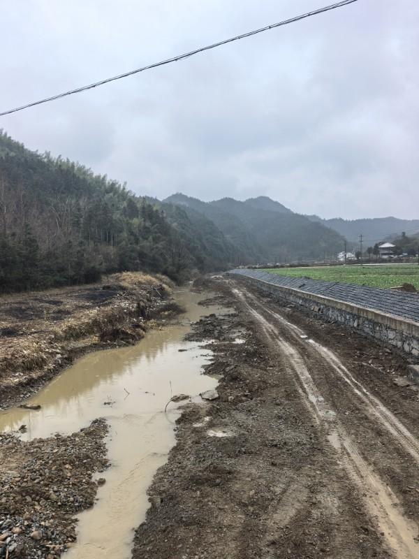 石台县七都镇青弋江上游（石台段）水环境综合治理工程（一期）砂石土资源转让（第二次）公告(国资监测编号GR2026AH2000669)