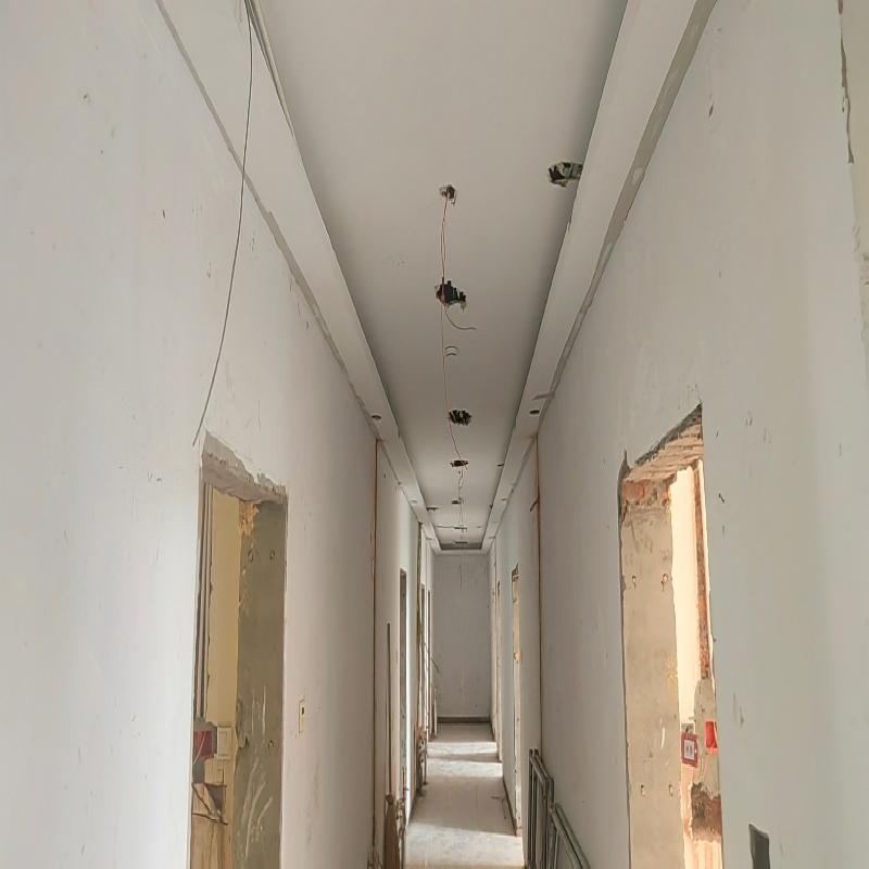镶黄旗新宝拉格镇恩克路东老年活动中心北（社保局后勤中心101-201号）办公用房转让