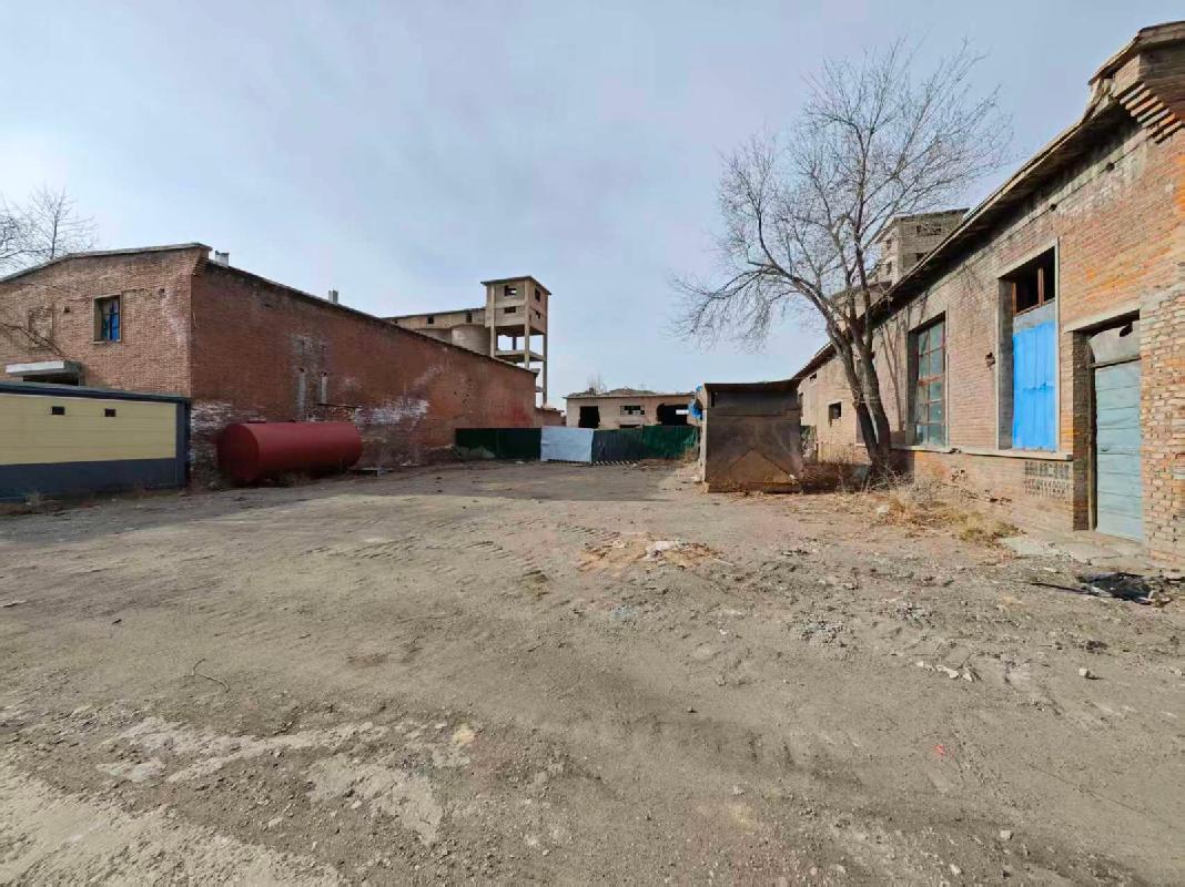 呼市回民区京青线以北（原呼市炼铁厂青鹰水泥公司）工业房地产出租（年租金底价116022元，含税）(国资监测编号GR2026NM1001026)