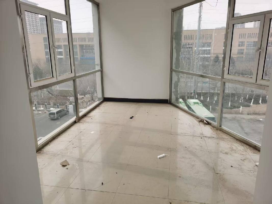 内蒙古自治区赤峰市新城区财富大厦B座4楼电梯西侧房屋出租（租金底价16024.32元，租期1年）(国资监测编号GR2026NM1001107)