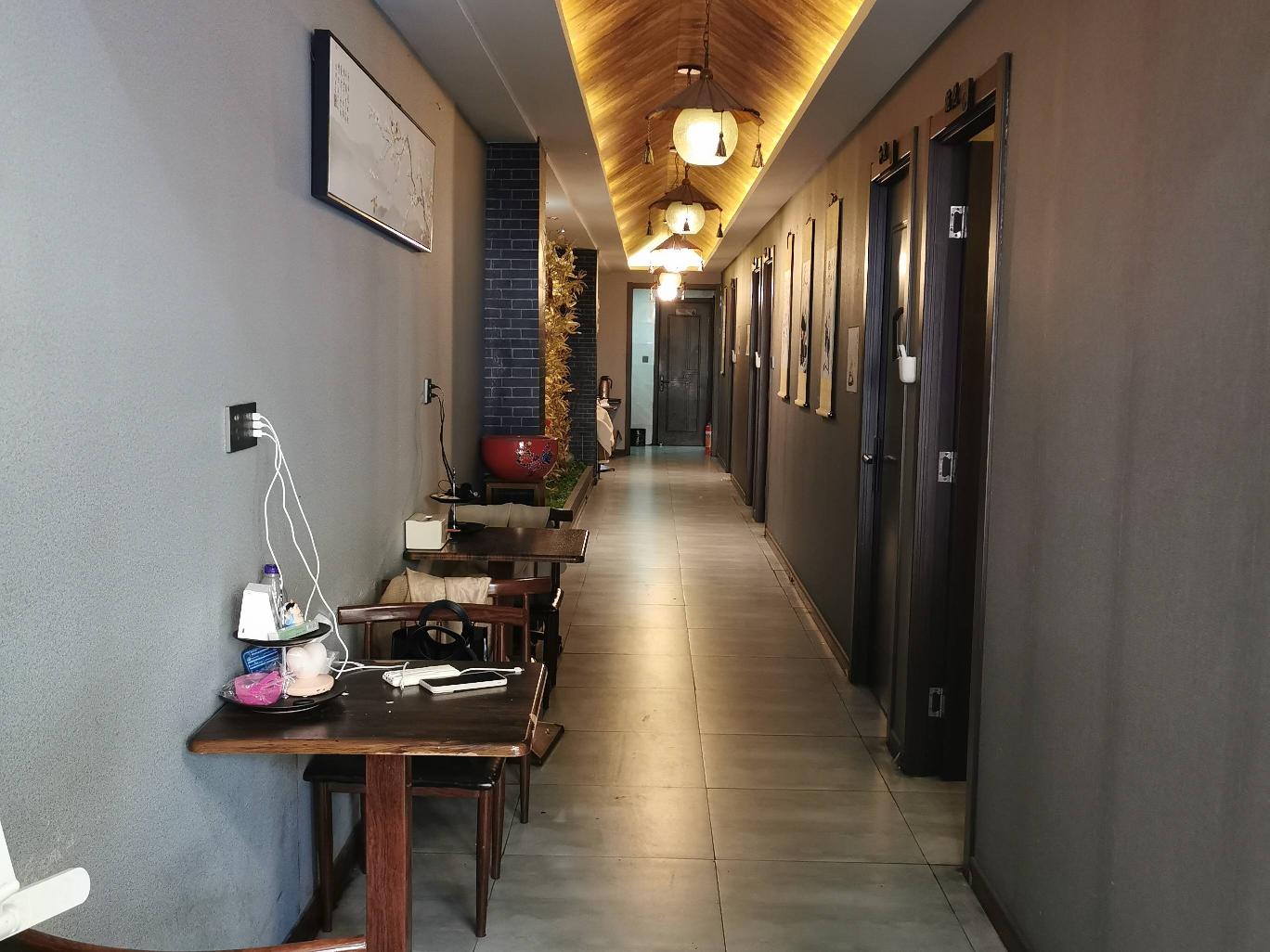常州市武进区湖塘镇吾悦广场7-01号（西半边  采耳理发店）商业用房招租公告