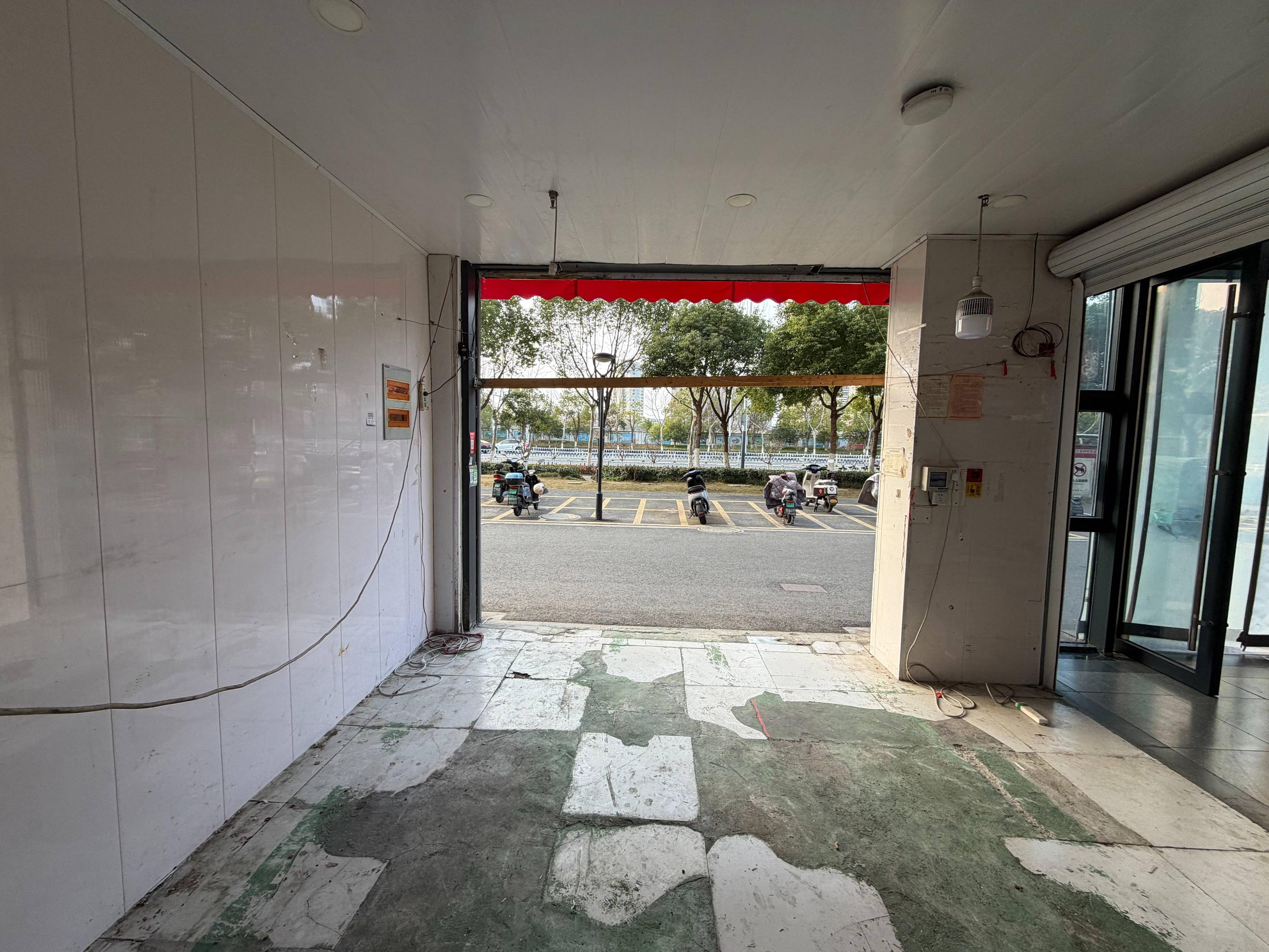 常州市钟楼区劳动西路850号星韵生鲜市集一楼W03、W03-1、A18、A18-1、A19商铺招租公告