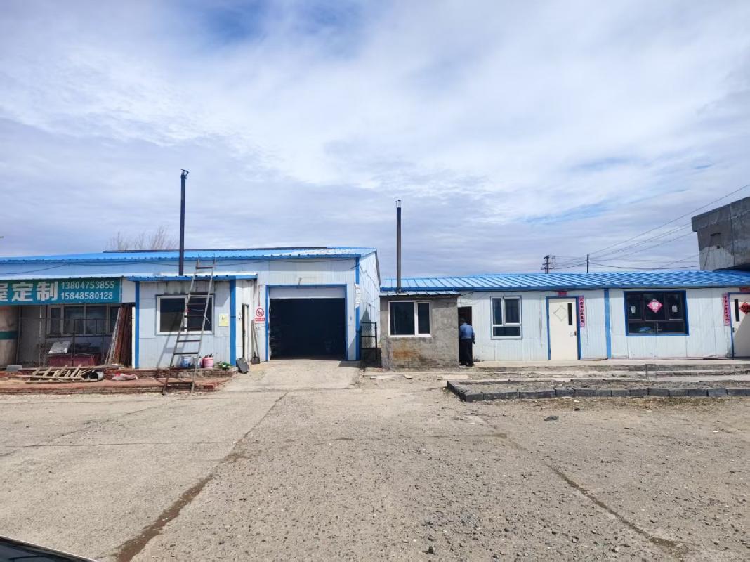 内蒙古自治区通辽市霍林郭勒市珠区宝街滨河路西北段1号3处地坪使用权、3处房屋建筑物独立出租（年租金详见清单，租期均为1年）