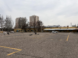 伊宁市公园街4巷23号（原农四师客运站畅行驾校训练场地占地面积约7.54亩)对外招租（租期一年）