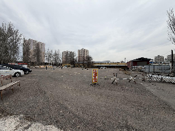 伊宁市公园街4巷23号（原农四师客运站畅行驾校训练场地占地面积约7.54亩)对外招租（租期一年）