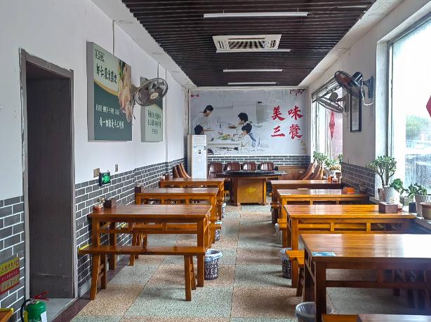 淮安市城市公共交通有限公司清江浦区城南供销社对面一分公司北门门面房