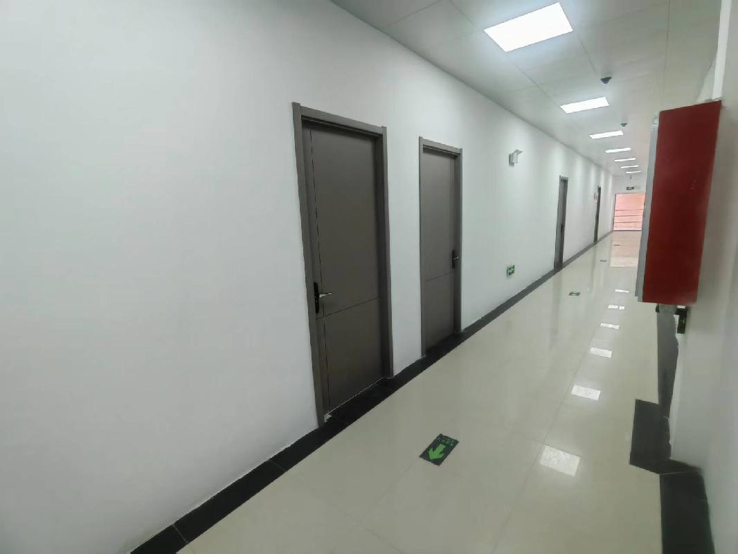 伊犁州伊宁市青年街 8 号（原伊宁卫生学校院内）三楼二区（东北角方向2间办公室面积约：155㎡）对外招租（租期三年）