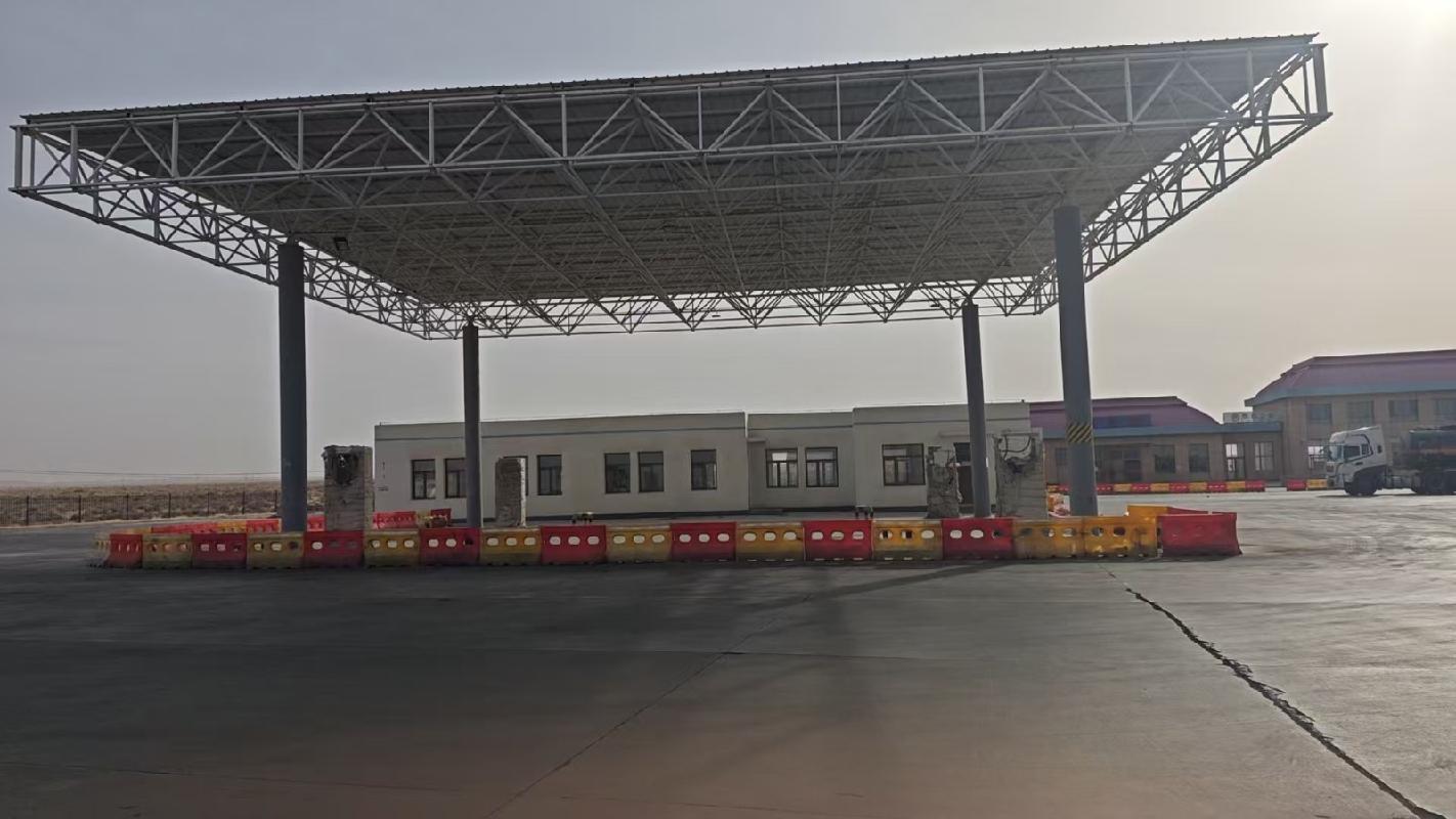 阿左旗G307线巴彦诺日公东西两侧服务区整体（综合楼、汽修车间、加油站）出租 （租金底价568858元/年，租期5年）(国资监测编号GR2026NM1001343)
