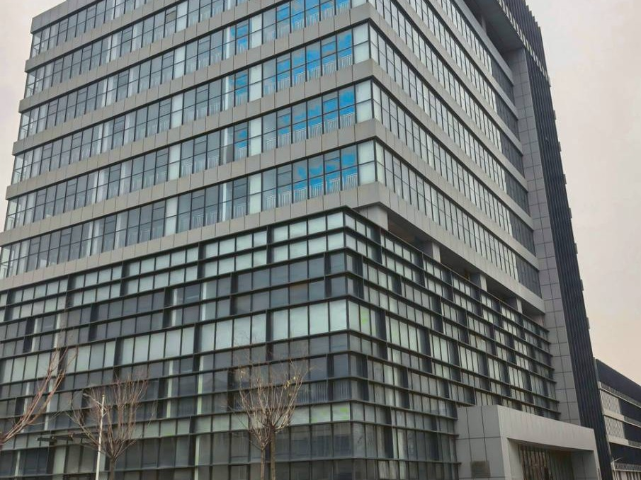 内蒙古呼和浩特盛乐现代服务业集聚区云展大街智能制造产业园E-3号楼房产及配套车位整体出租(国资监测编号GR2026NM1001217)