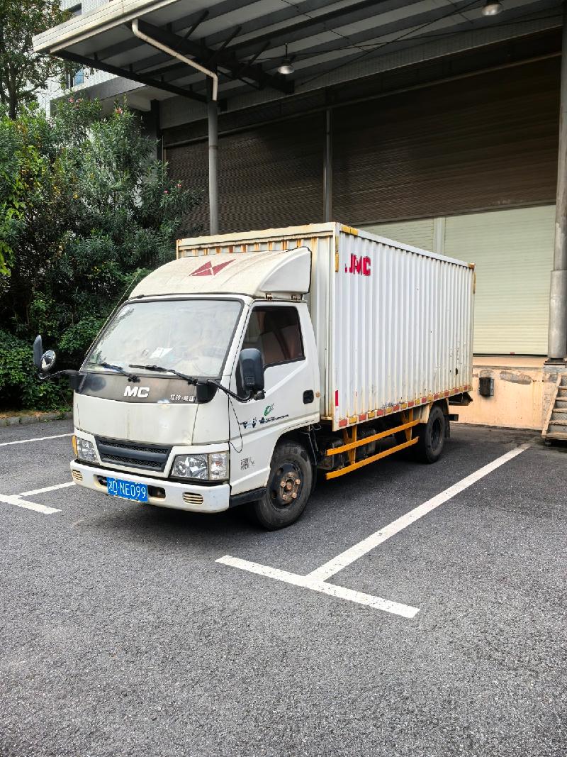 湘DNE099江铃牌轻型厢式货车