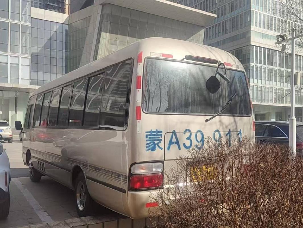 一辆考斯特中巴车出租（年租金底价：72000元，租期5年）(国资监测编号GR2026NM1001218)