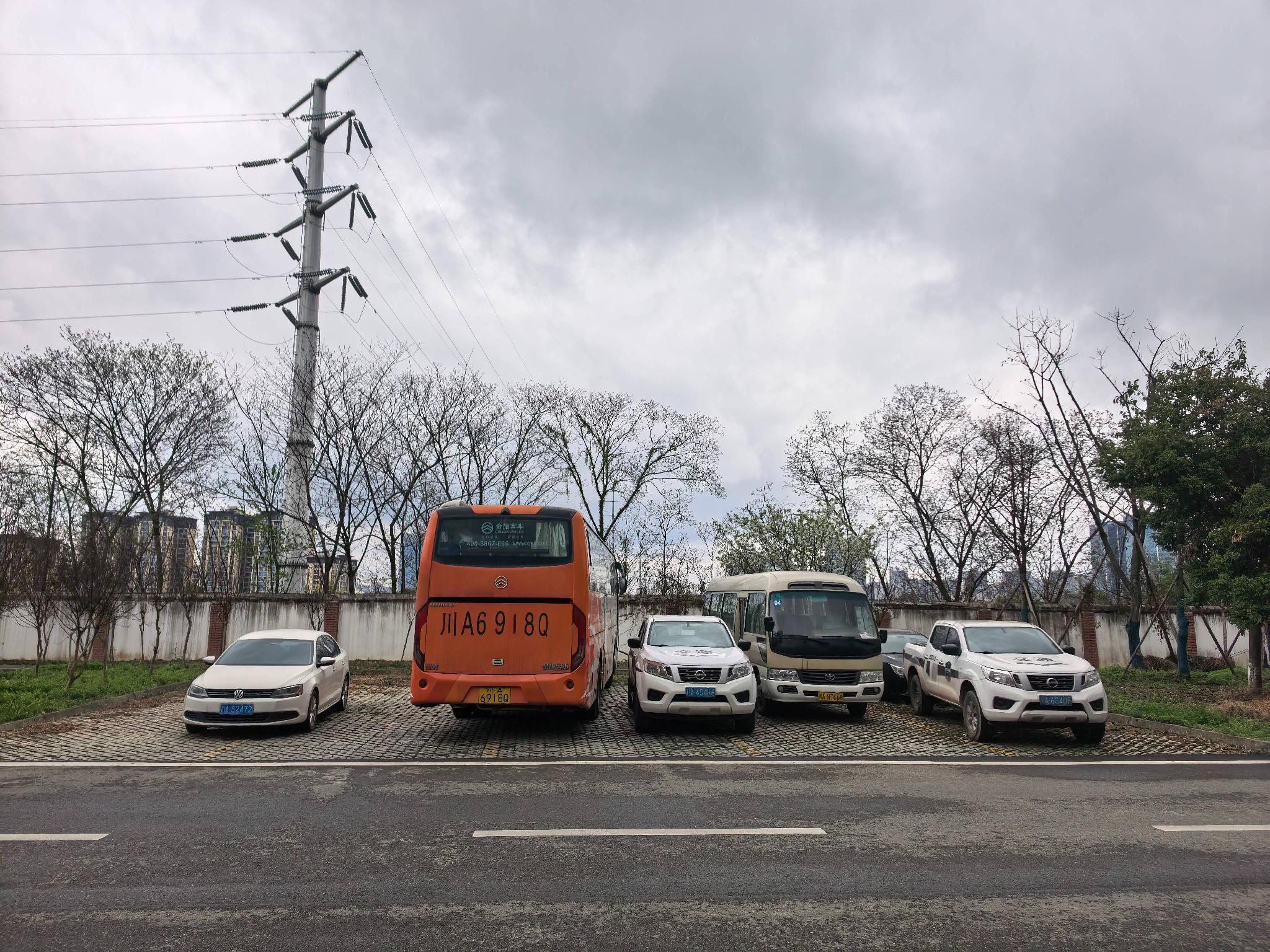 成南高速6台报废车辆询价公告（以单价，每吨报价）