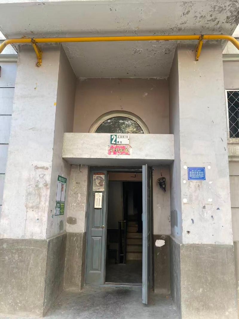 伊犁哈萨克自治州财信融通融资担保有限公司位于伊宁市江南春城云湖苑1号楼8幢2-402室房屋（建筑面积约110㎡）对外招租，租期2年