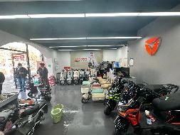 包头市昆都仑区友谊17#西门北侧2#休闲服饰底店公开招租（年租金底价：35165元，租期：3年）(内蒙古包钢房产物业集团有限公司)(国资监测编号GR2026NM1001209)