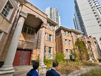冼飞、林彩丽2户不良贷款债权转让公告