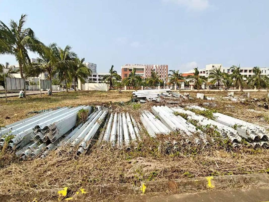 一批废旧公路附属设施护栏板、立柱、防阻块转让